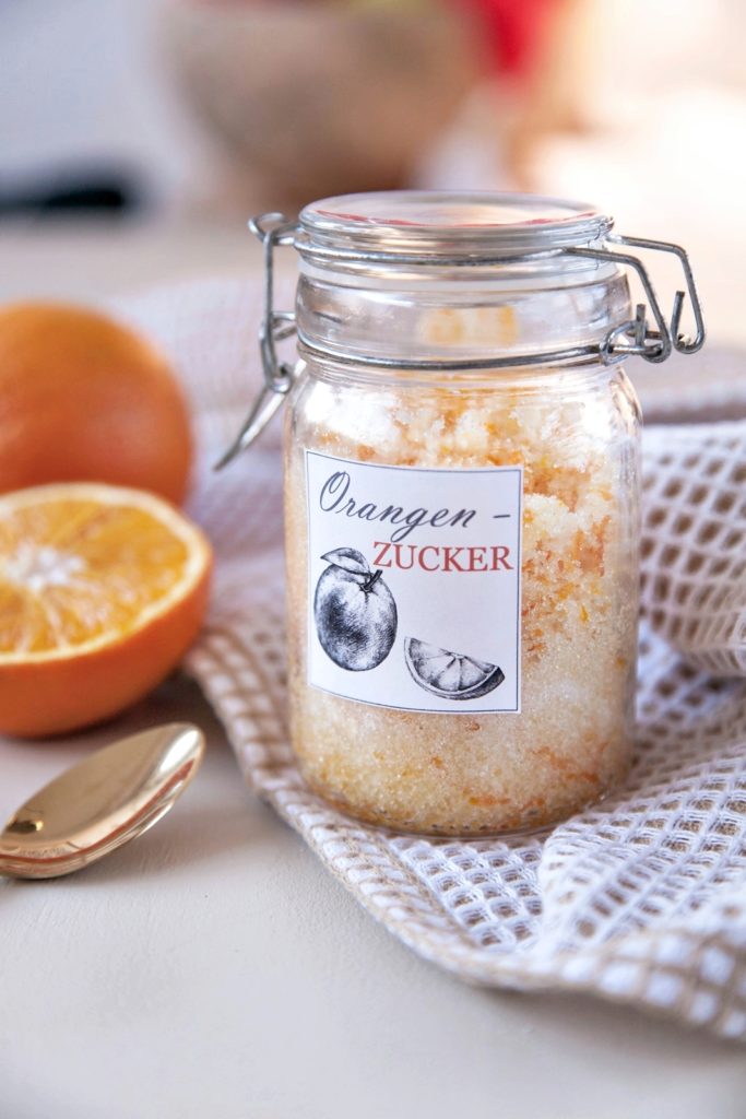 Süßes aus der Winterküche: Saftiger Orangen-Schoko-Kuchen und wie du ganz einfach Orangenzucker selber herstellen kannst