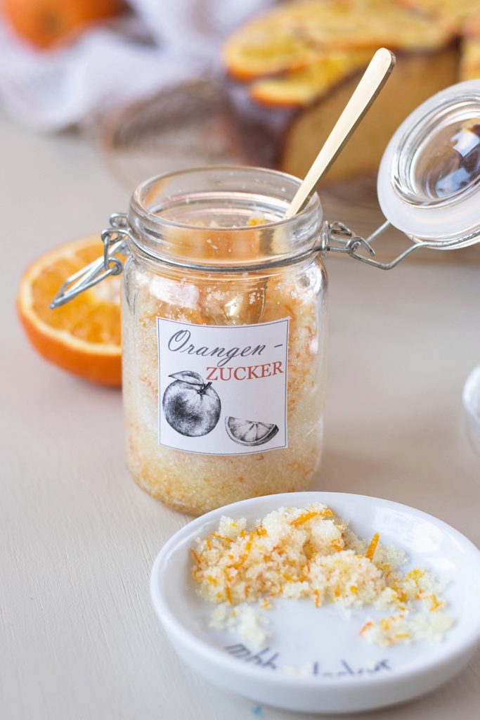 Süßes aus der Winterküche: Saftiger Orangen-Schoko-Kuchen und wie du ganz einfach Orangenzucker selber herstellen kannst