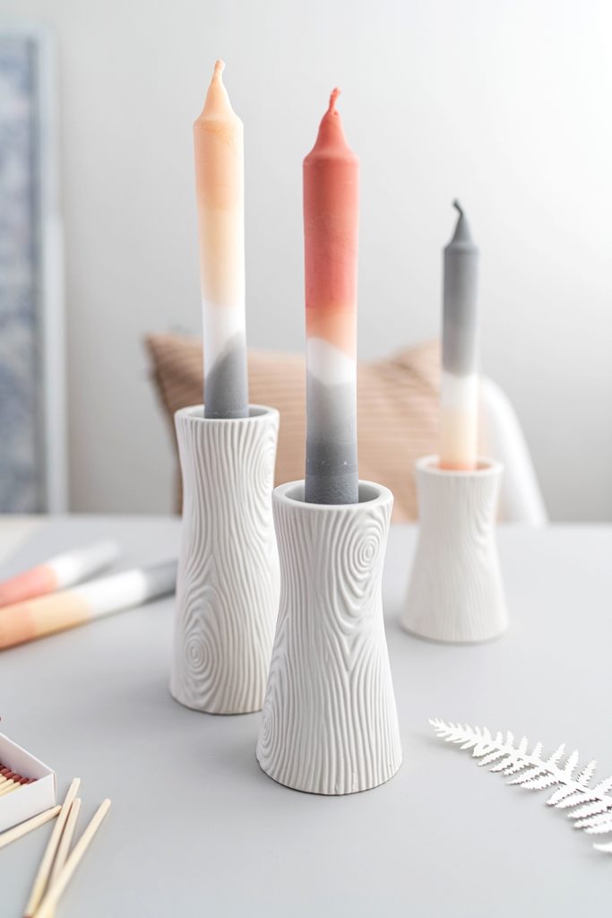 Gut gegen Wintergrau: Tolle DIY Kerzen mit Farbverlauf ganz einfach selber gestalten