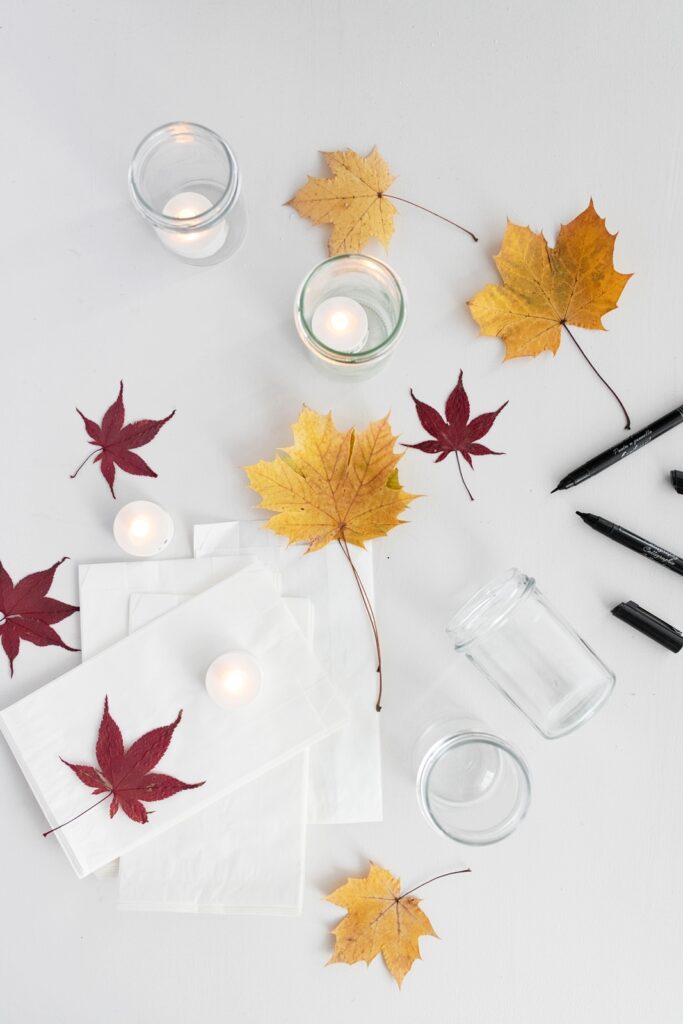 Herbstliche DIY Windlichter aus Papiertüten mit Handlettering