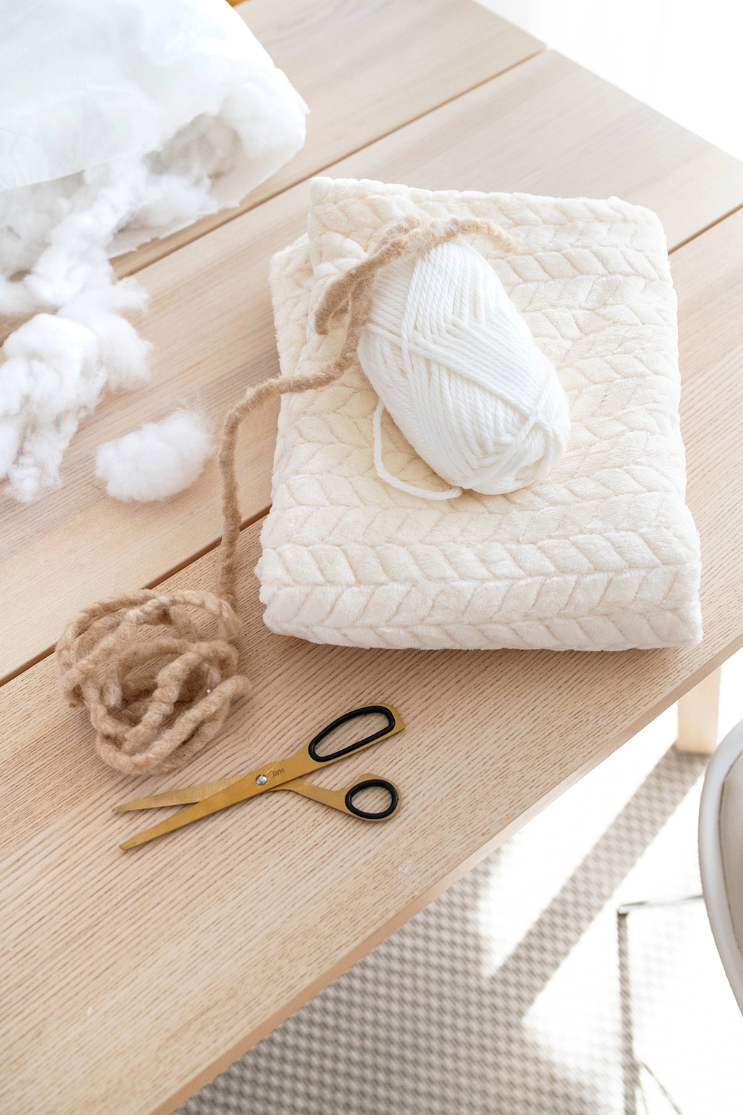 DIY KürbisKissen aus Decke ohne nähen