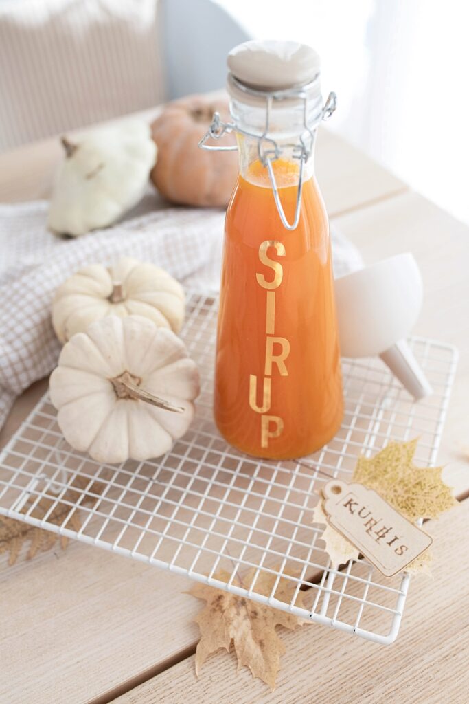 Herbstgenuss selbstgemacht: Pumpkin Spice Latte mit hausgemachtem Kürbisgewürz-Sirup