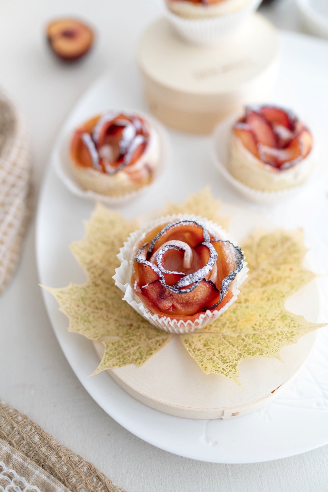 Kreative Backidee: Pflaumen-Rosenmuffins aus Blätterteig