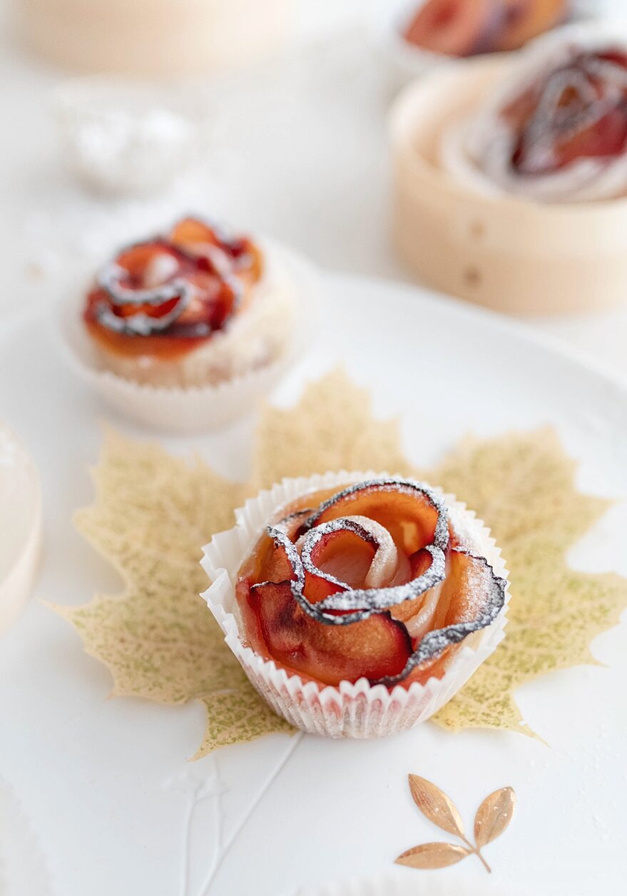 Kreative Backidee: Pflaumen-Rosenmuffins aus Blätterteig