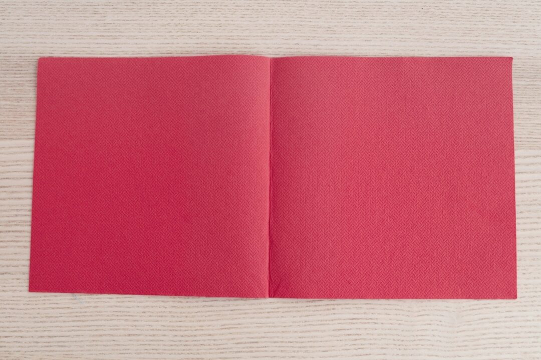 GlamRays Valentinstag-Servietten – 40 Stück, Rot Mit Herz-Motiv, 33x33 Cm (ausgelegt), 3-lagig Für Romantische Feiern