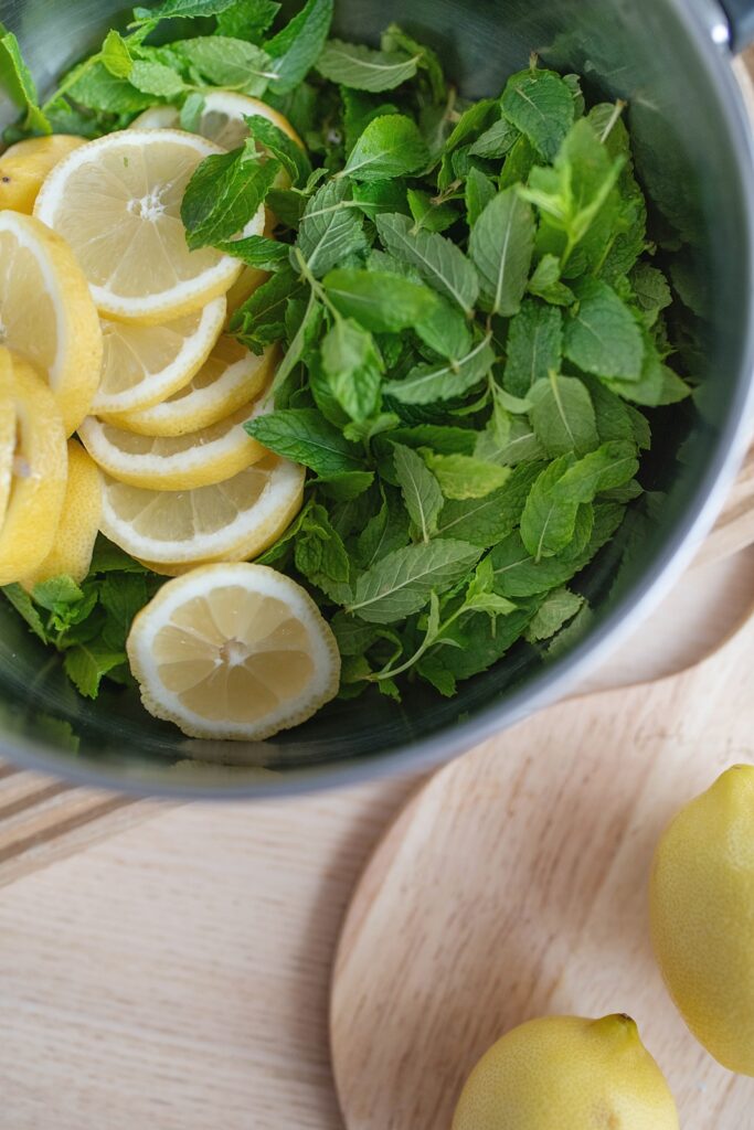 Zitronenmelisse Sirup selber machen