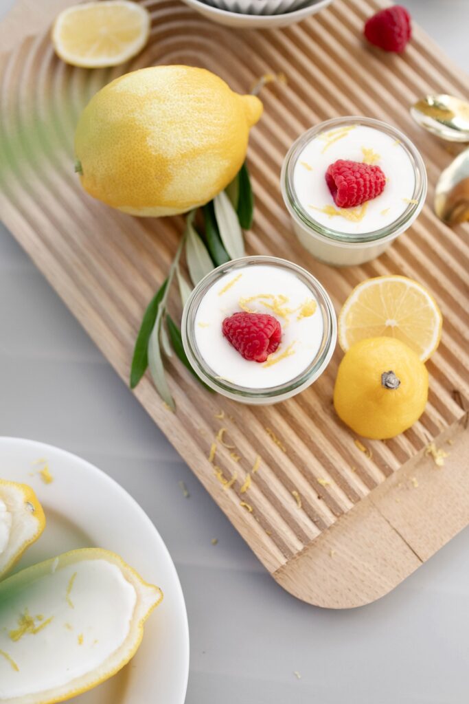 Für heiße Sommertage: Zitronencreme mit griechischem Joghurt