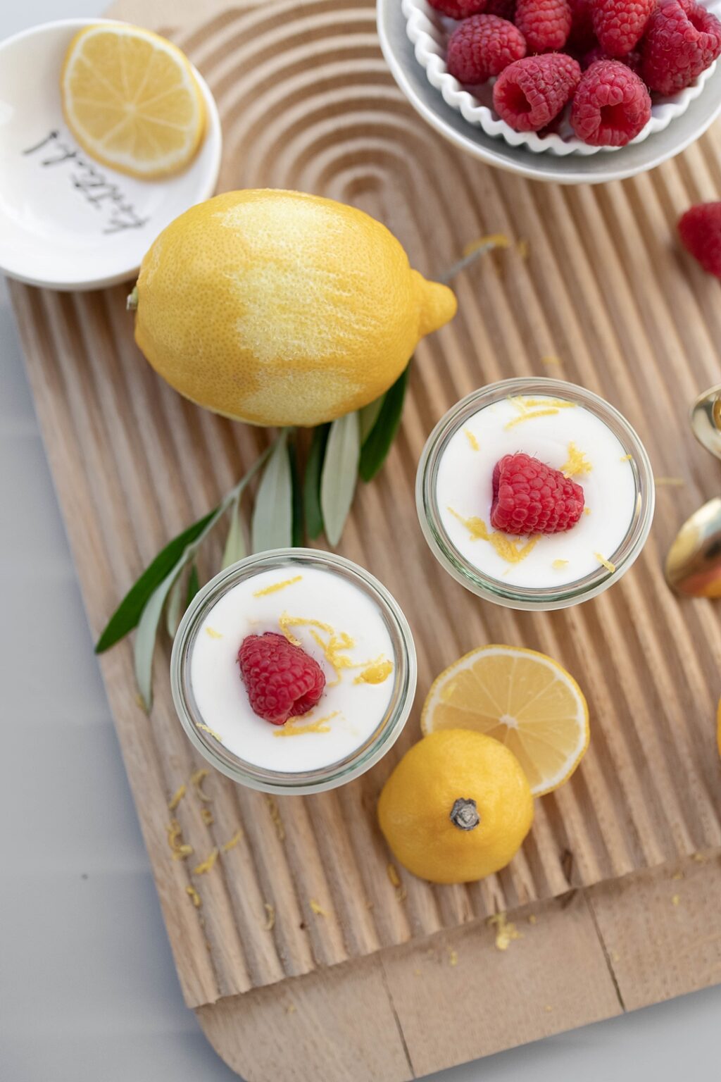 Für heiße Sommertage: Zitronencreme mit griechischem Joghurt – Sinnenrausch