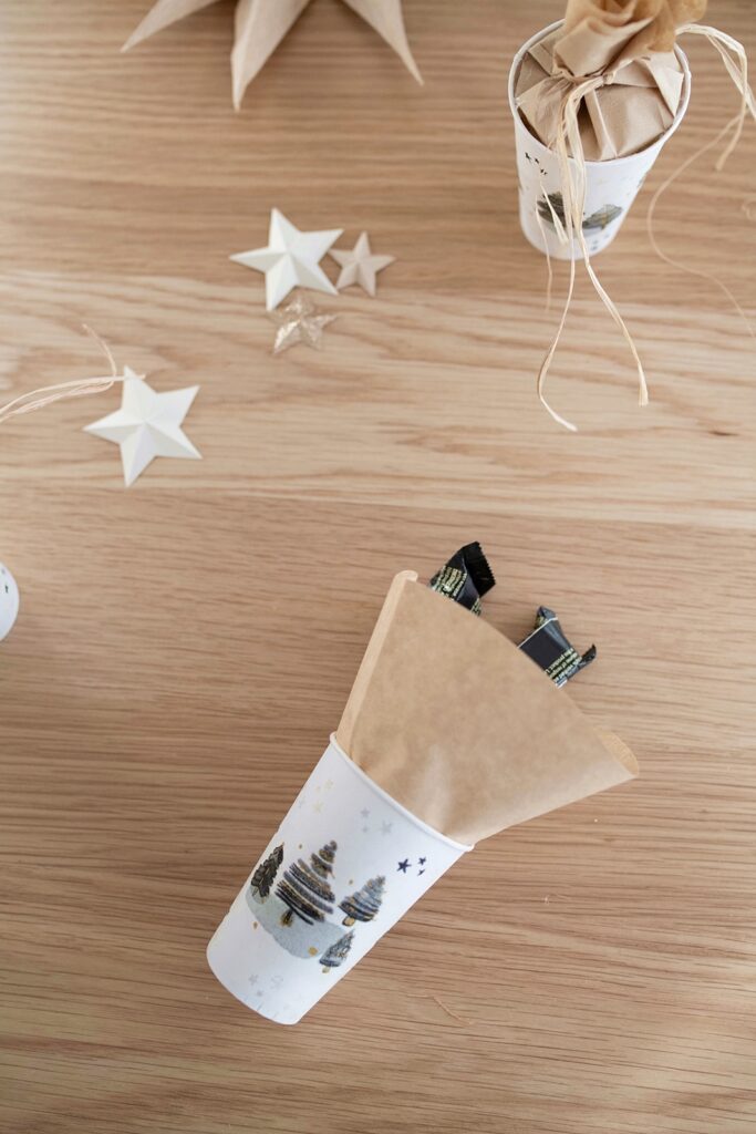 DIY Geschenkverpackung mit Serviettentechnik selber machen